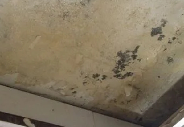 呼和浩特阳台漏水维修公司分享下呼和浩特卫生间渗水维修需要注意哪些问题。